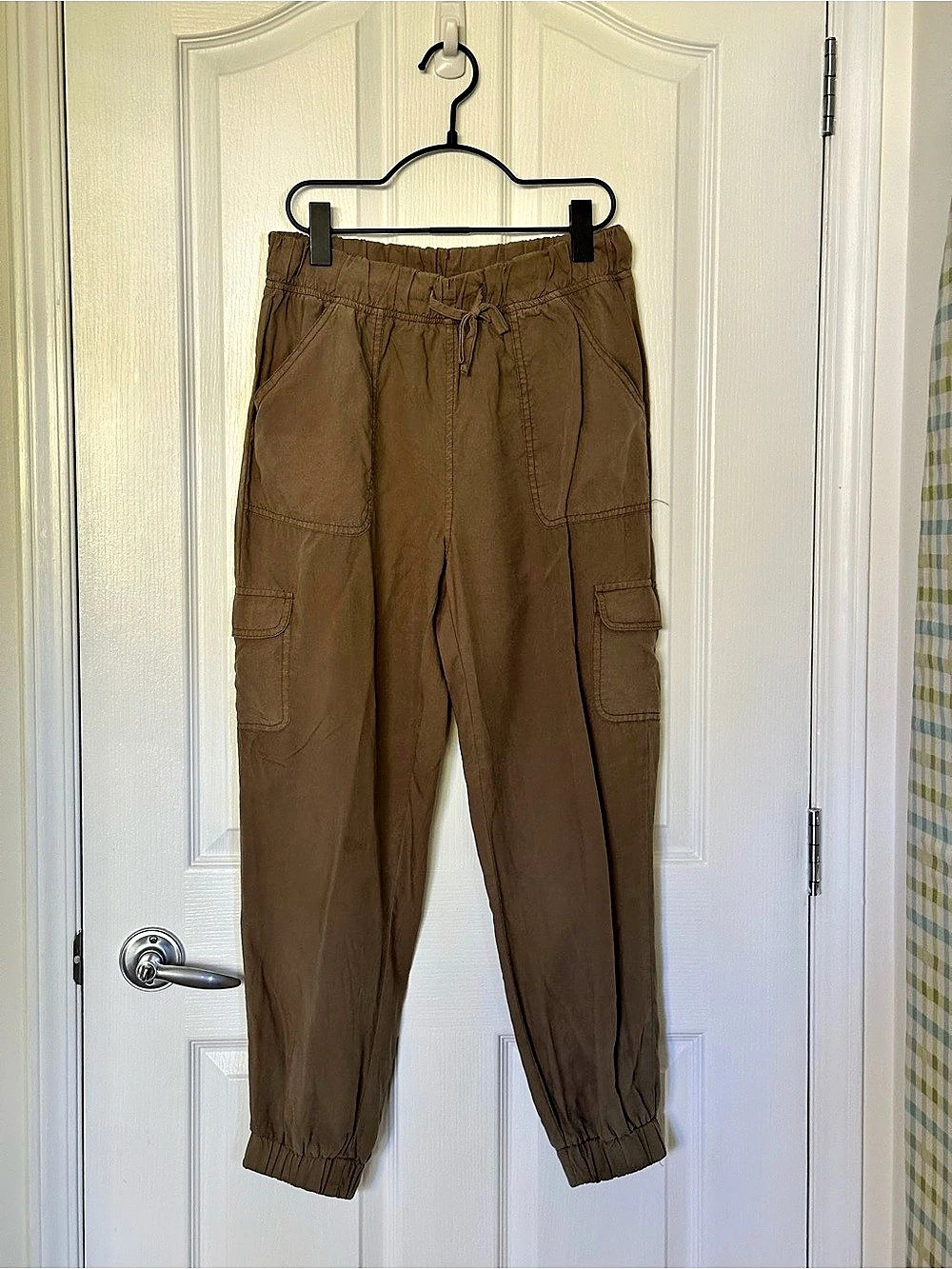 Thread & Supply Cargo Joggers in Khaki Green